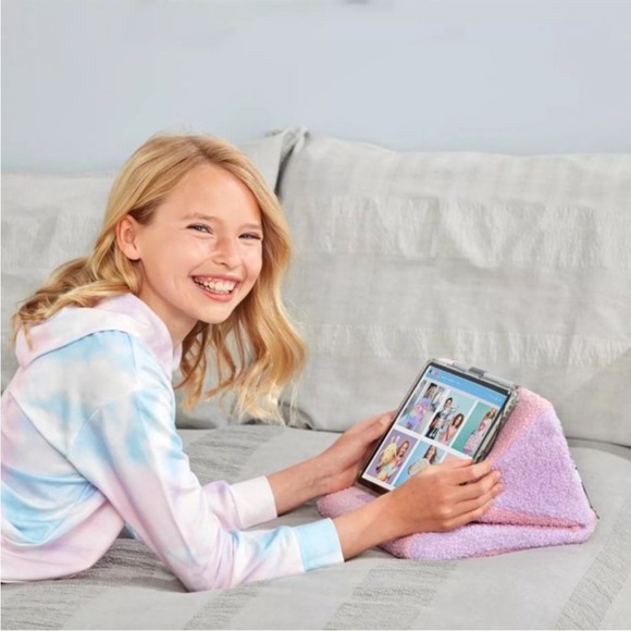 ISCREAM Kids Plush Folding Tablet/Laptop Pillow purple black - Picture 4 of 4